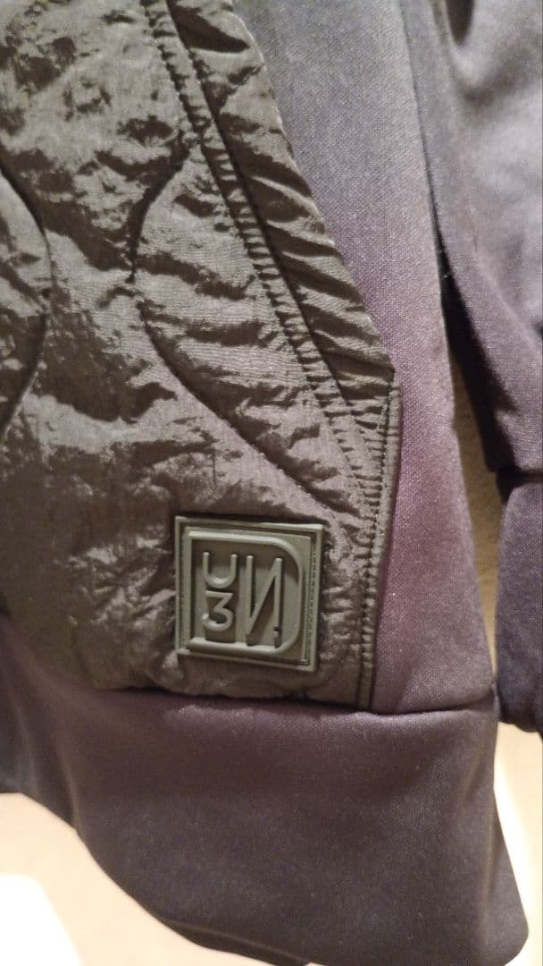 m*☆様 セール中❗UN3D キルティングドッキングスウェット　黒