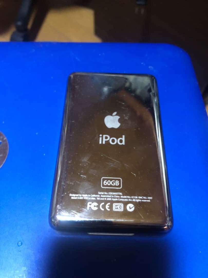 iPod Classic 第5.5世代 60GB 　液晶欠陥　電池元気