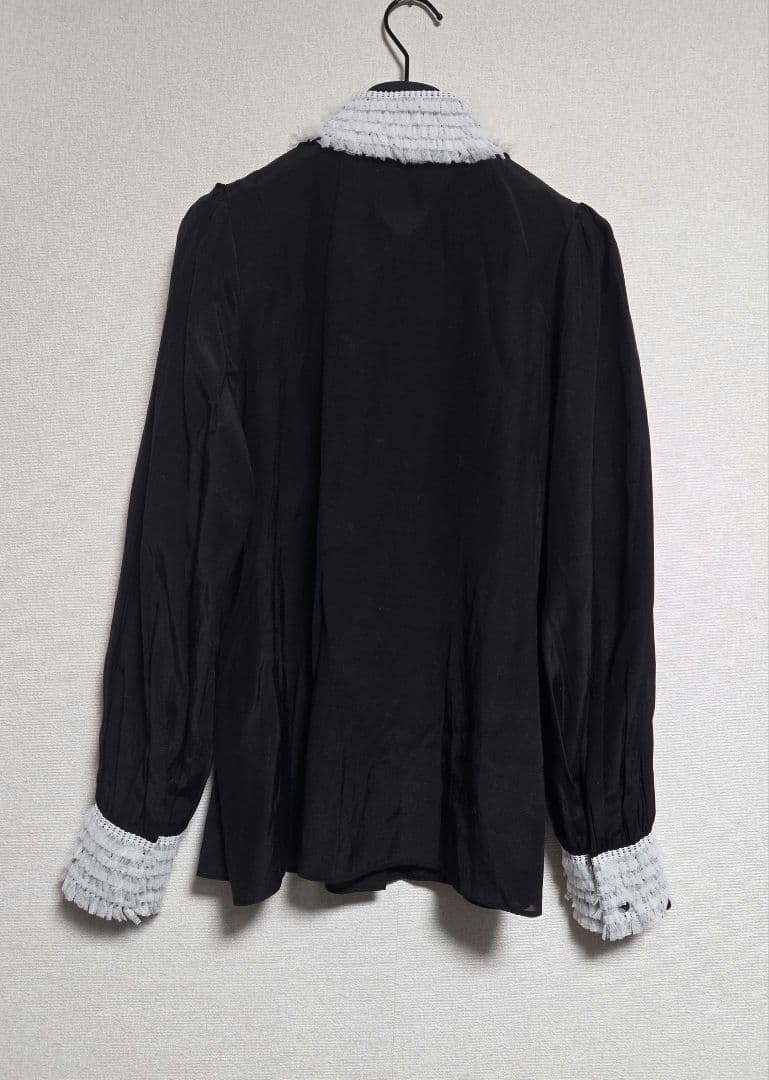 【akiki】TULLE FLOWER BLOUSE