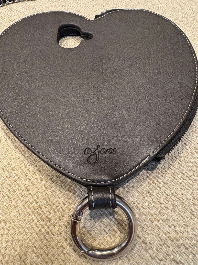 ajew ハート型 iPhone16ケース ブラック