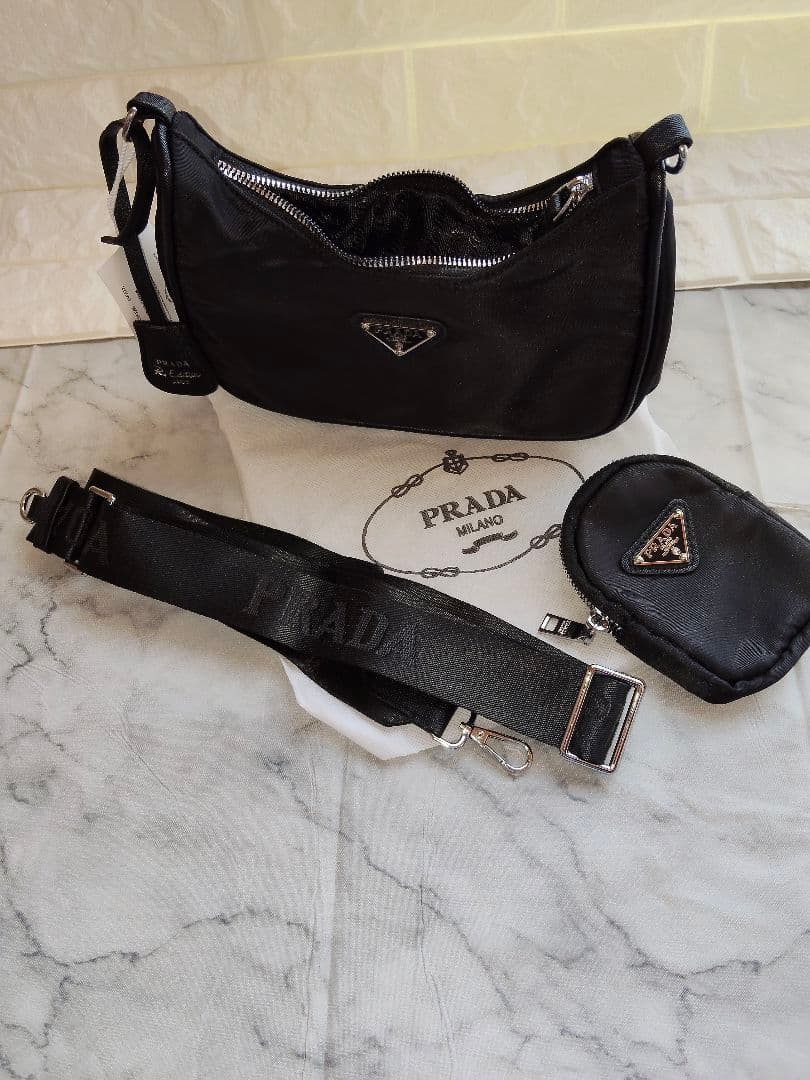 PRADA ショルダーバッグ ノベルティ