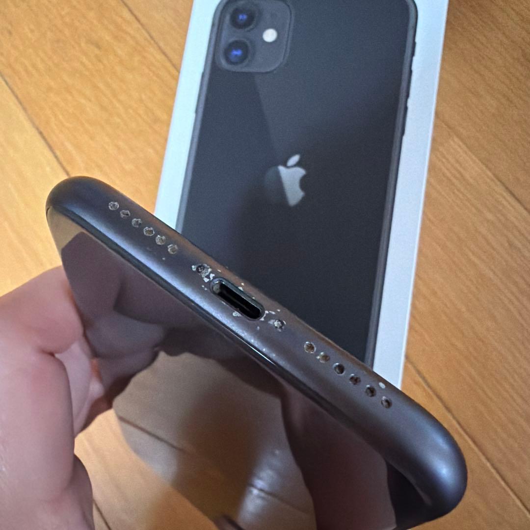 Apple iPhone 11 128G ブラック本体　有線イヤホン付