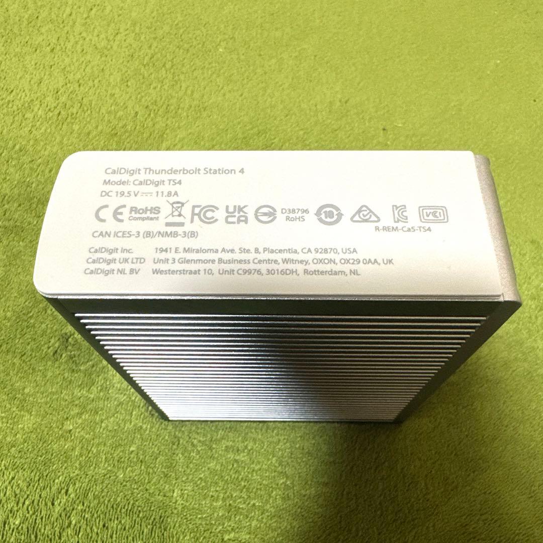h*e様 【美品】CalDigit TS4 Thunderbolt statio