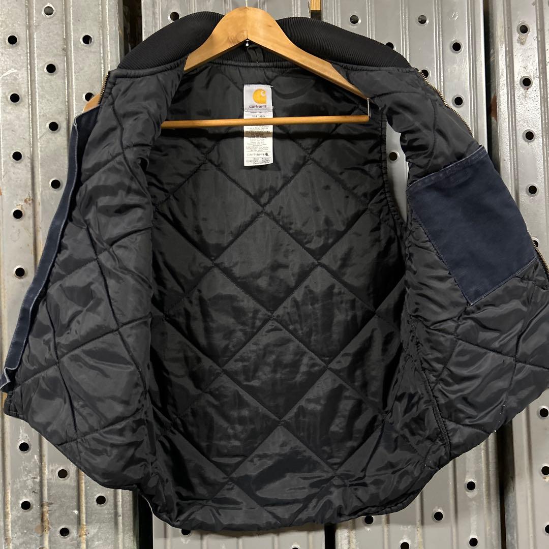 Carhartt ネイビージップアップダックベスト