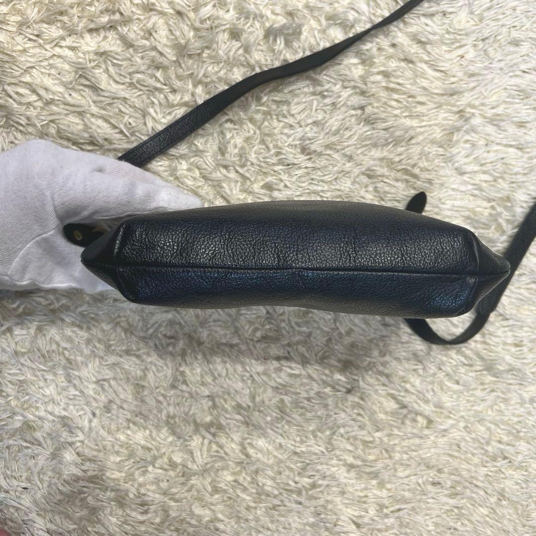 未使用級✨イルビゾンテ ショルダーバッグ サコッシュ レザー ブラック