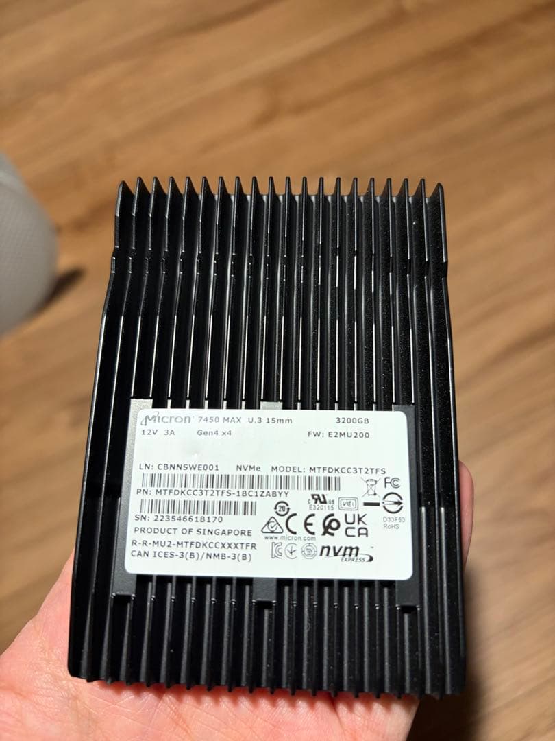 内蔵型SSD Micron 7450 MAX 3.2TB 2.5\" U.3 PCIe4 SSD