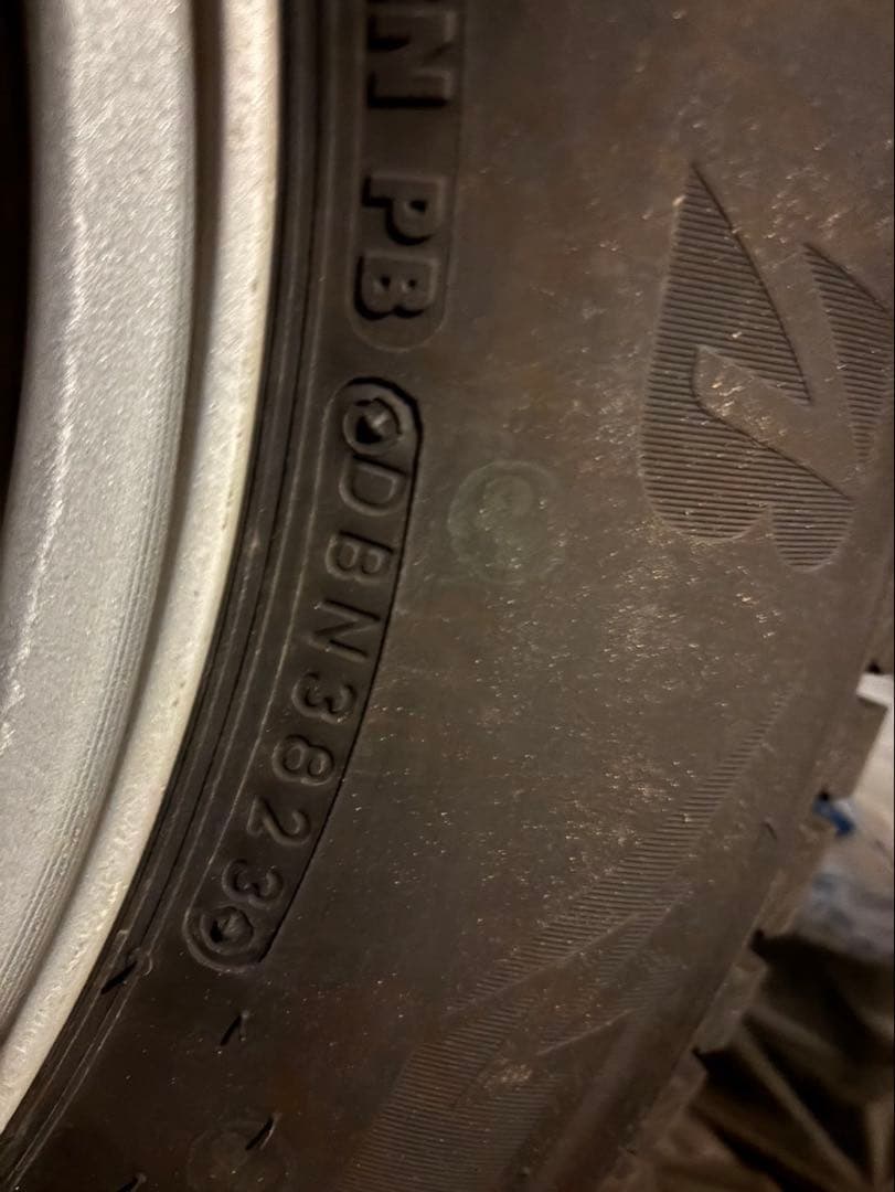 ジムニー ブリザック 16インチ dm-v3 23年製 175-80-16