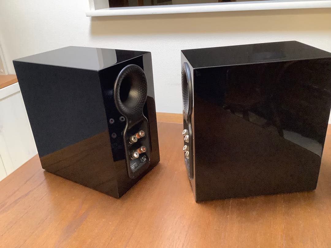 Bowers & Wilkins (B&W) 707 S2 ブラックスピーカー
