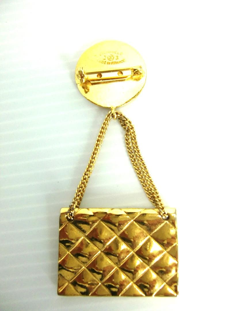 ★CHANEL ブローチ シャネル マトラッセブローチ ゴールドカラー