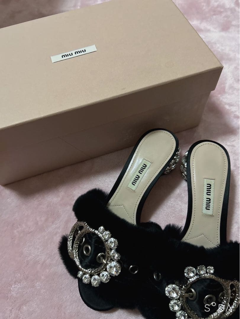 Miu Miu ブラックファークリスタルミュール
