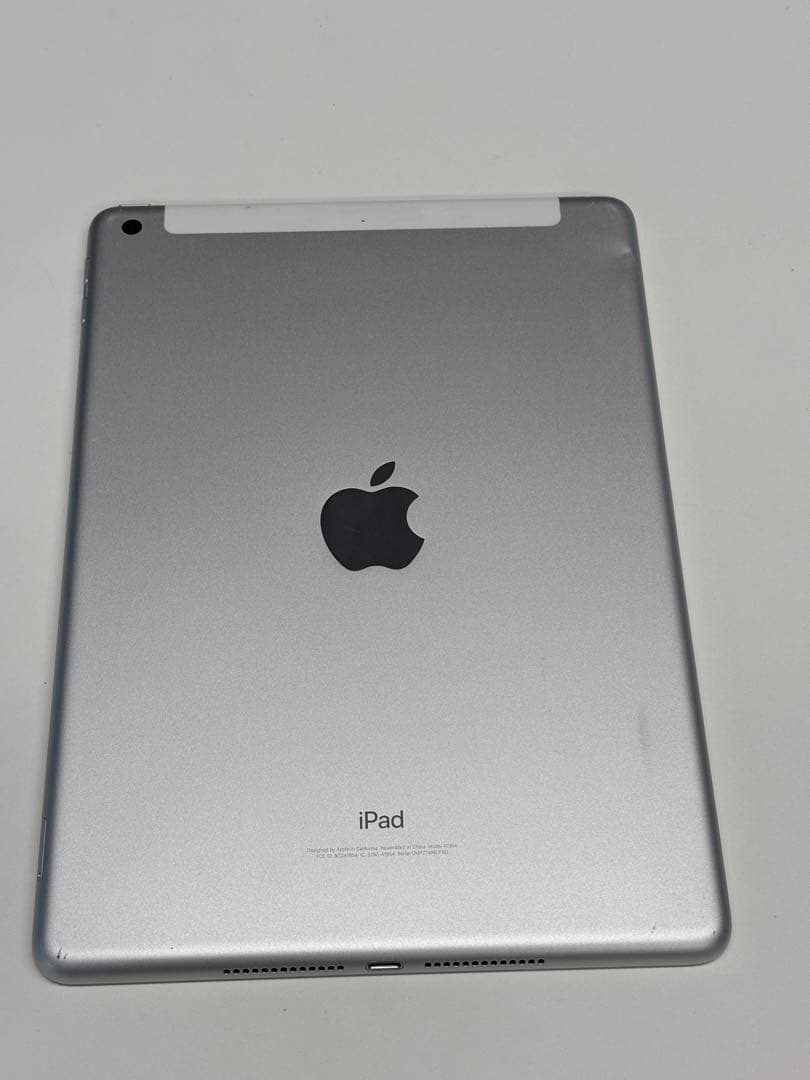 iPad 第6世代　9.7インチ　ipad6 バッテリー94% ケース付き