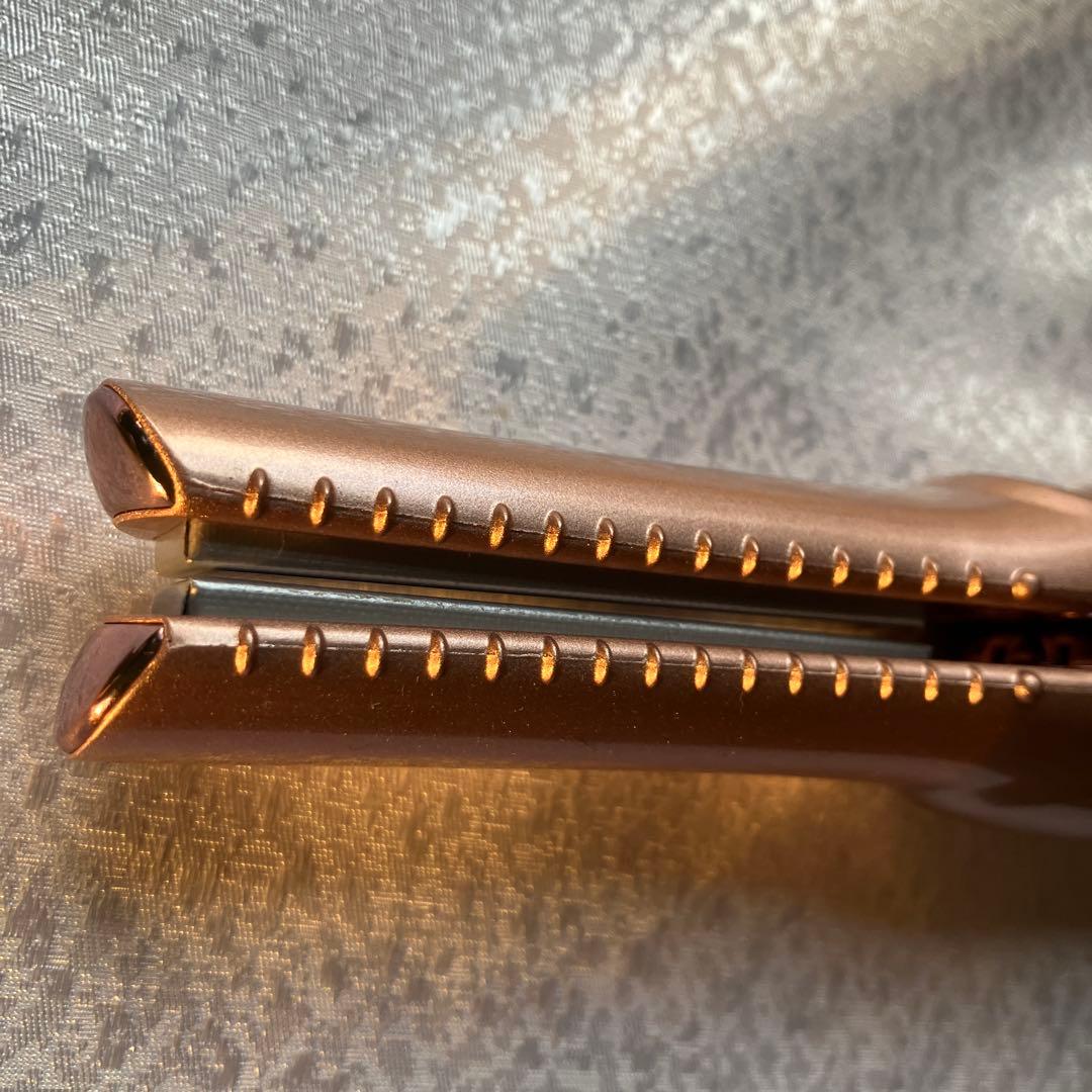 リファ　コードレスヘアアイロン　ブランド小物