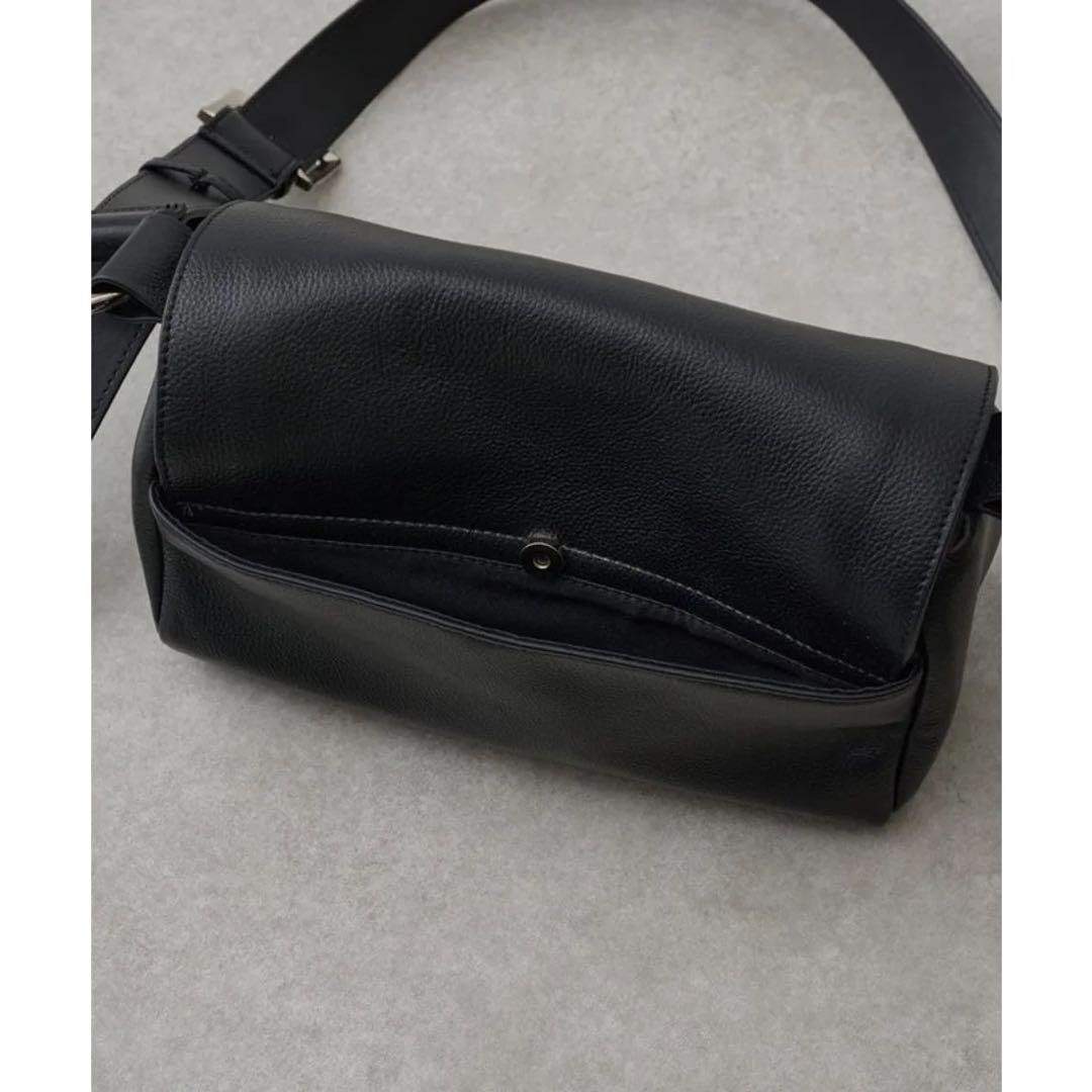 BEARDSLEY レザーボディバッグ