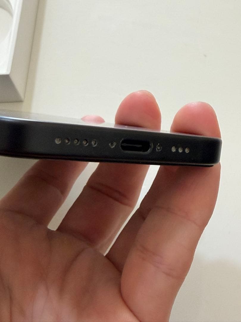 Apple iPhone 15 ブラック 本体　128GB