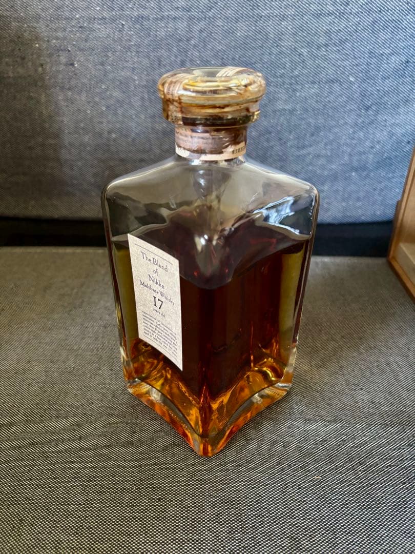ニッカウヰスキー　ブレンドオブニッカ17年　特級　ウイスキー古酒　箱付き未開封