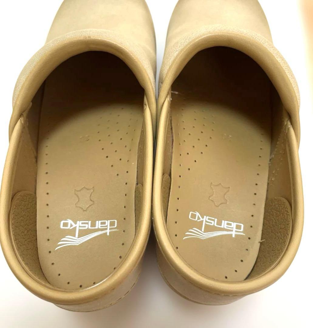 dansko プロフェッショナル　サンド　ベージュ レザークロッグサンダル 38