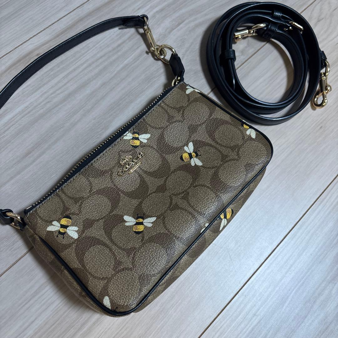 【極美品】 coach 蜂beeシグネチャー　ショルダーバック