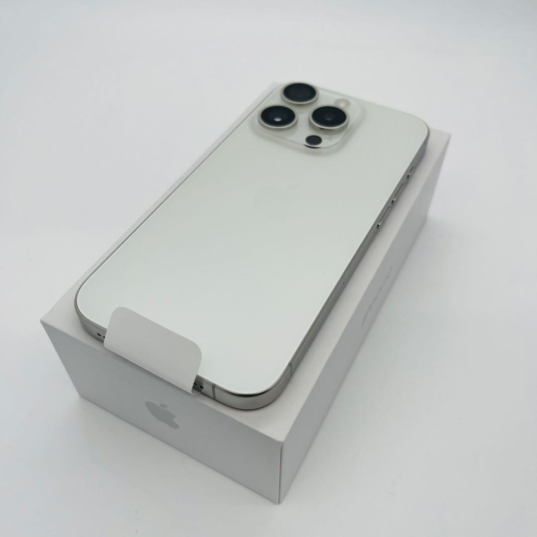 未使用　iPhone 15 Pro 128 GB SIMフリー　ホワイト　本体