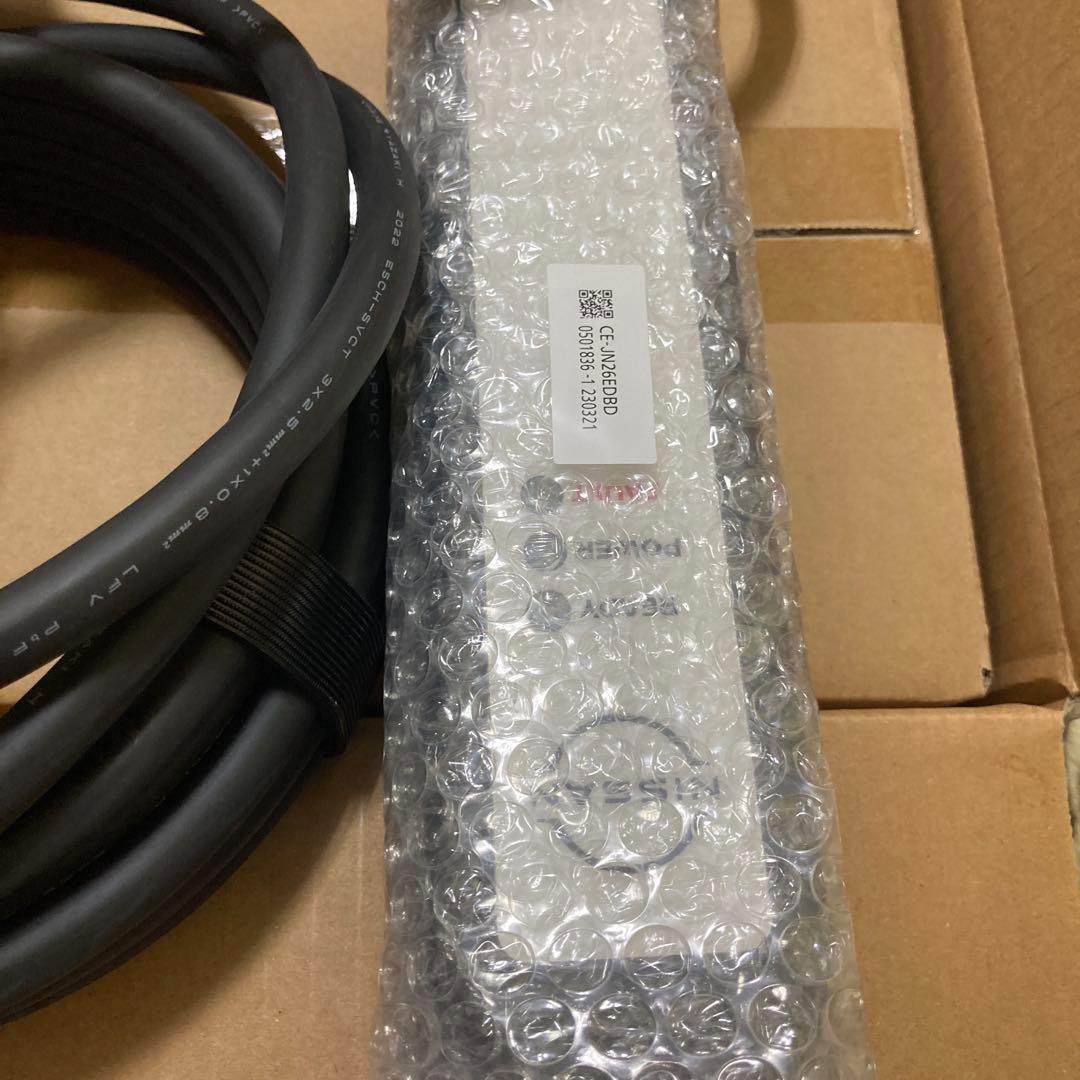 日産　電気自動車　充電ケーブル