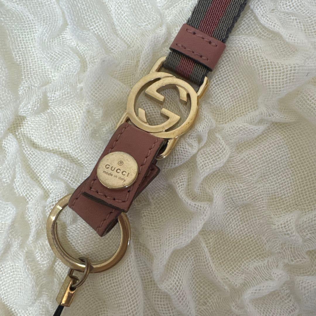 GUCCI インターロッキング ネックストラップ