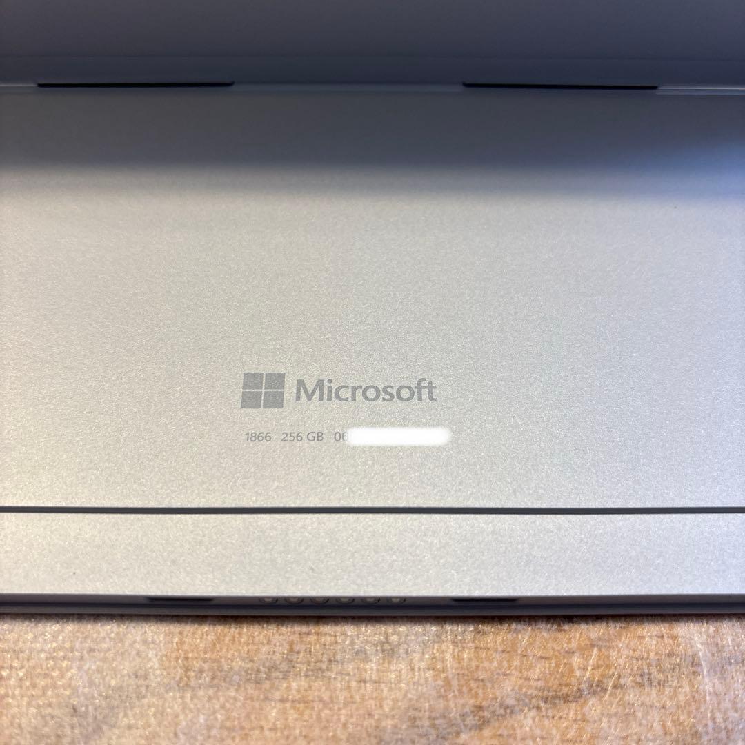 【週末値下げ】Microsoft Surface Pro 7 256GB 8GB