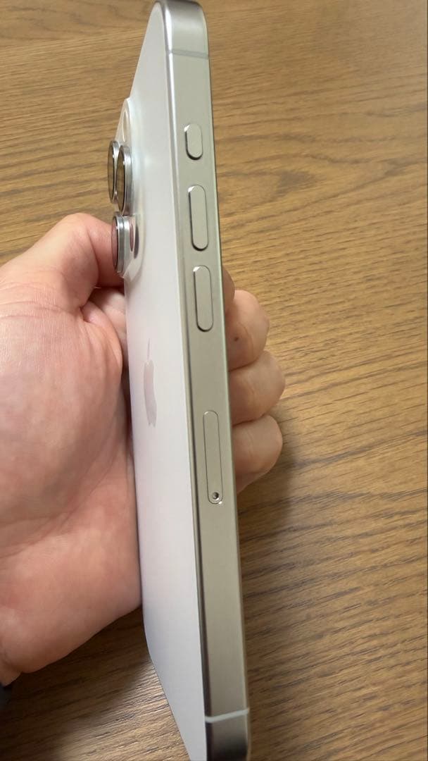 iPhone 15 Pro, White Titanium, 256GB 本体