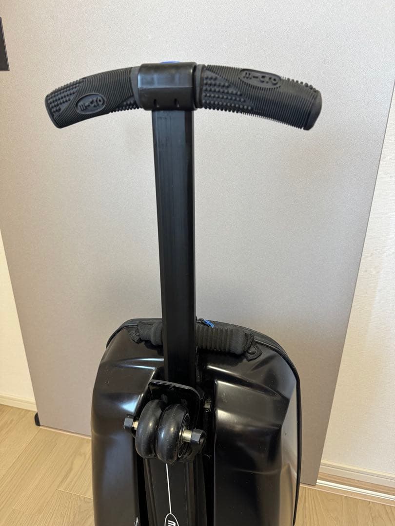 マイクロラゲッジ乗れるスーツケースキックボード マイクロスクーターキャリーケース