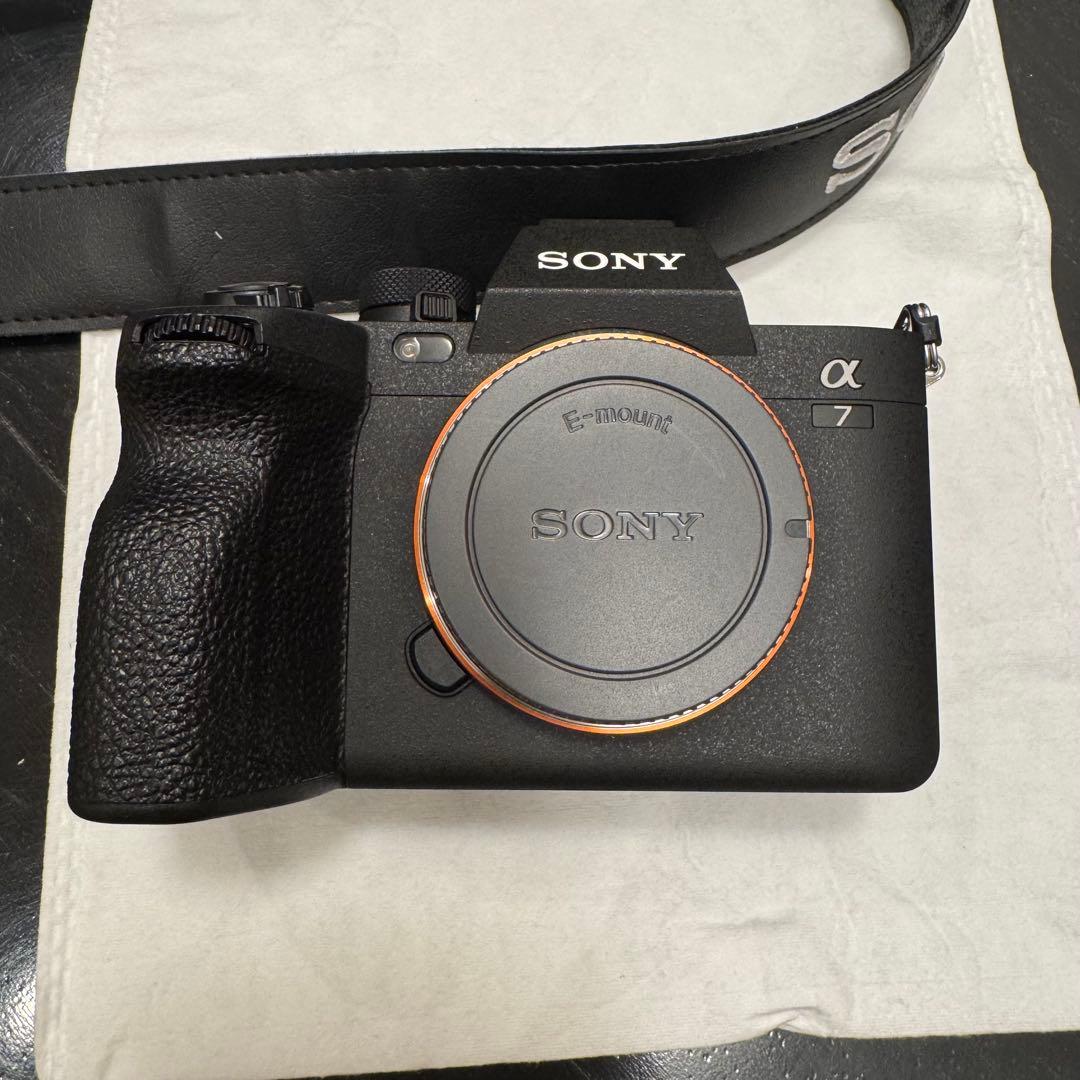【美品】SONY α7 IV ILCE-7M4 ボディ　ミラーレス一眼