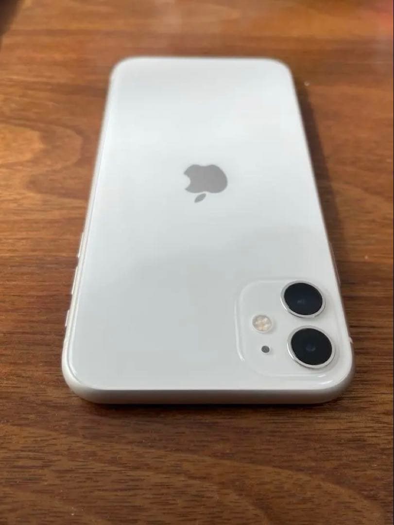 iPhone 11 64G ホワイト 本体