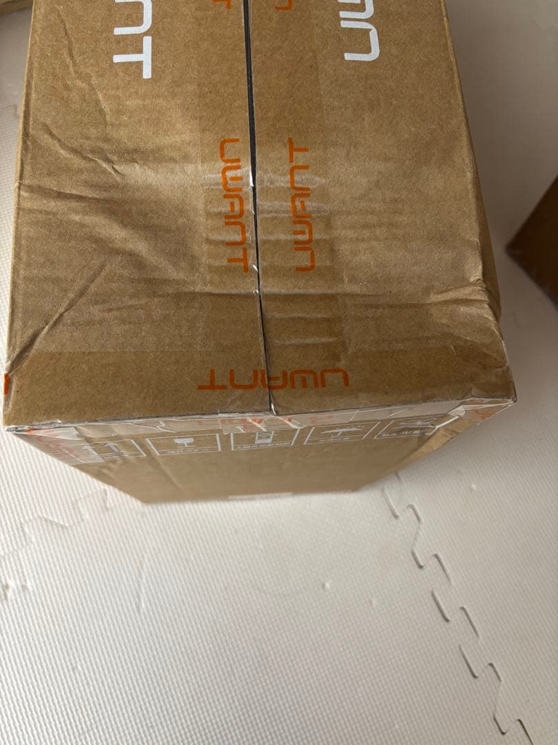 リンサークリーナー カーペットクリーナー汚れを浮かせて強力吸引 箱に損傷あり