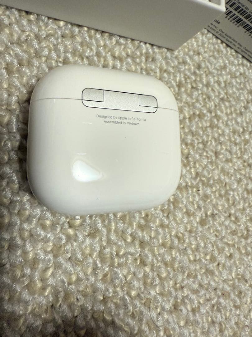 シラコウ【ほぼ新品】Apple AirPods 4 ANC搭載　本体 ホワ