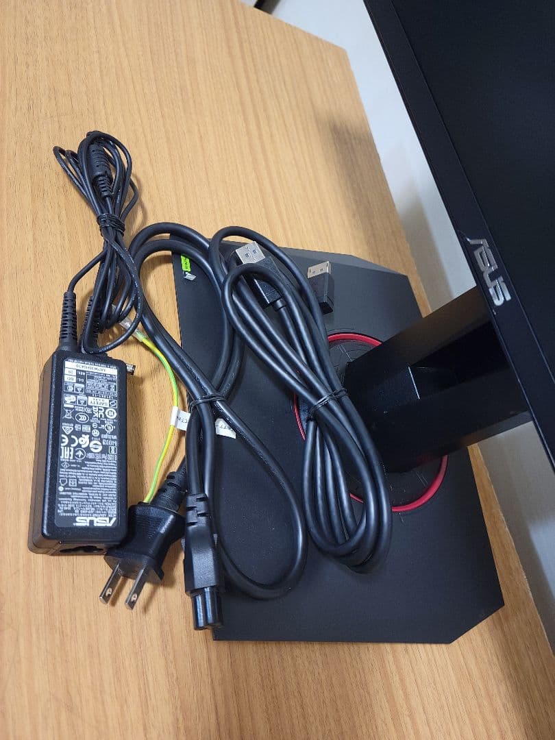 ASUS VG258QR 165hz 0.5ms 24.5インチゲーミングモニタ