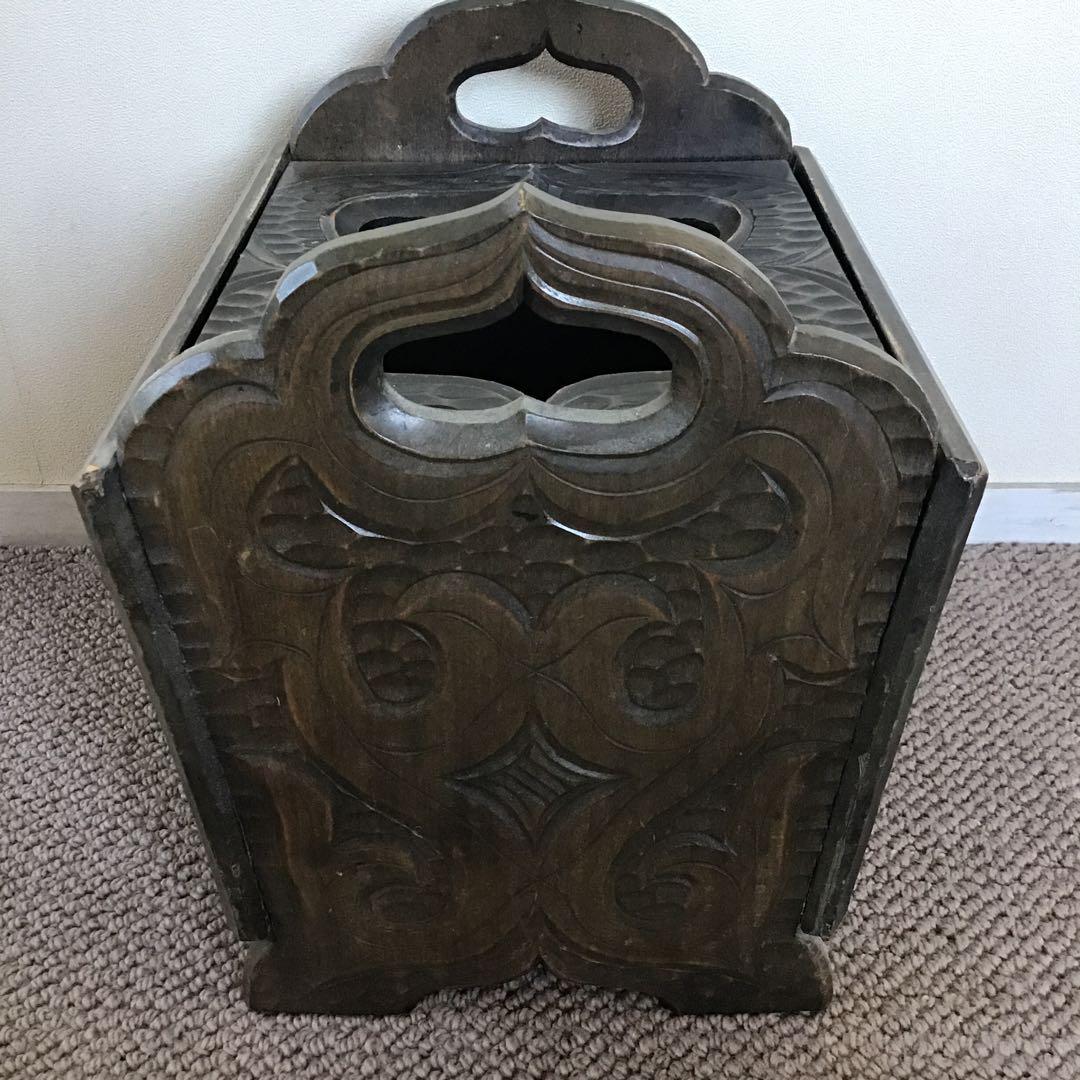 アイヌ工芸　アイヌ紋様　アンティーク　木彫り　収納ボックス￼