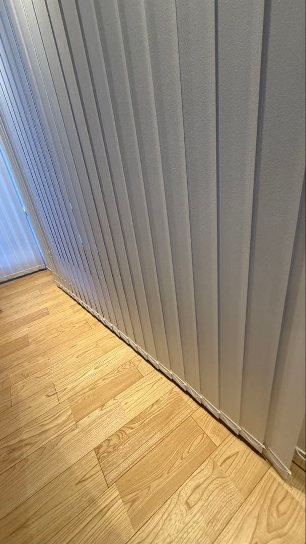 ニトリ　バーチカルブラインド　白