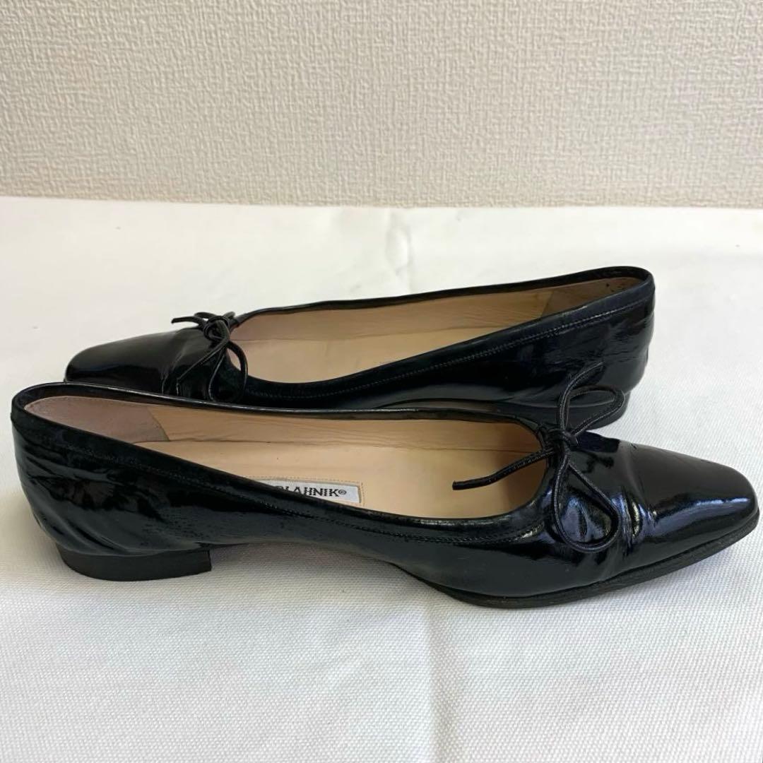 マノロブラニク ポインテッドトゥ リボン バレエシューズ フラット ブラック