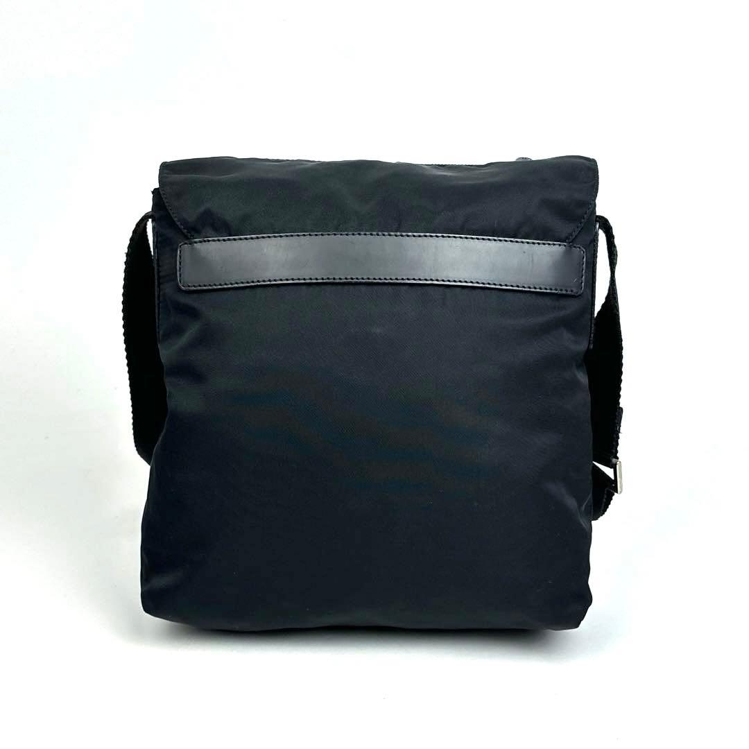 極美品 プラダ 三角ロゴ ショルダーバッグ シルバー金具 男女兼用 黒 ナイロン