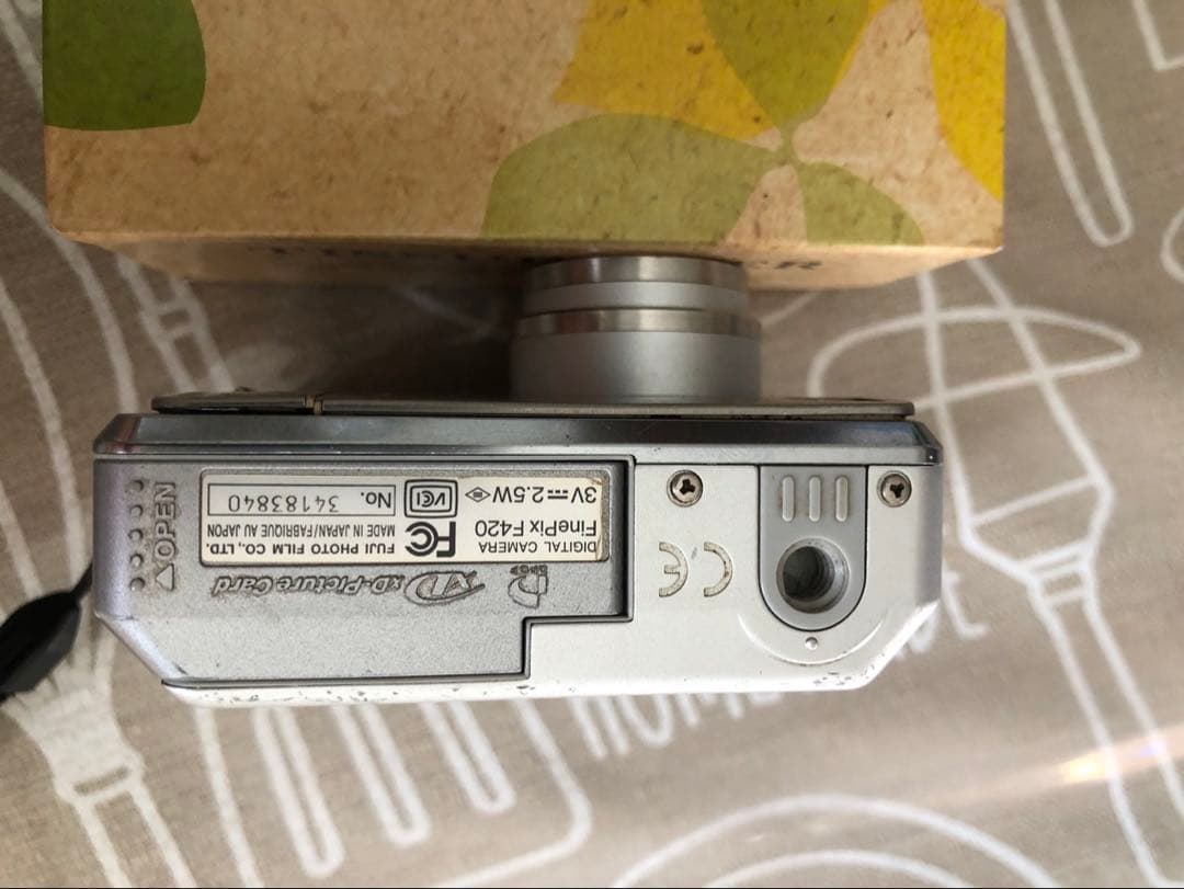 Fujifilm FinePixF420 デジタルカメラXDCard付きジャンク