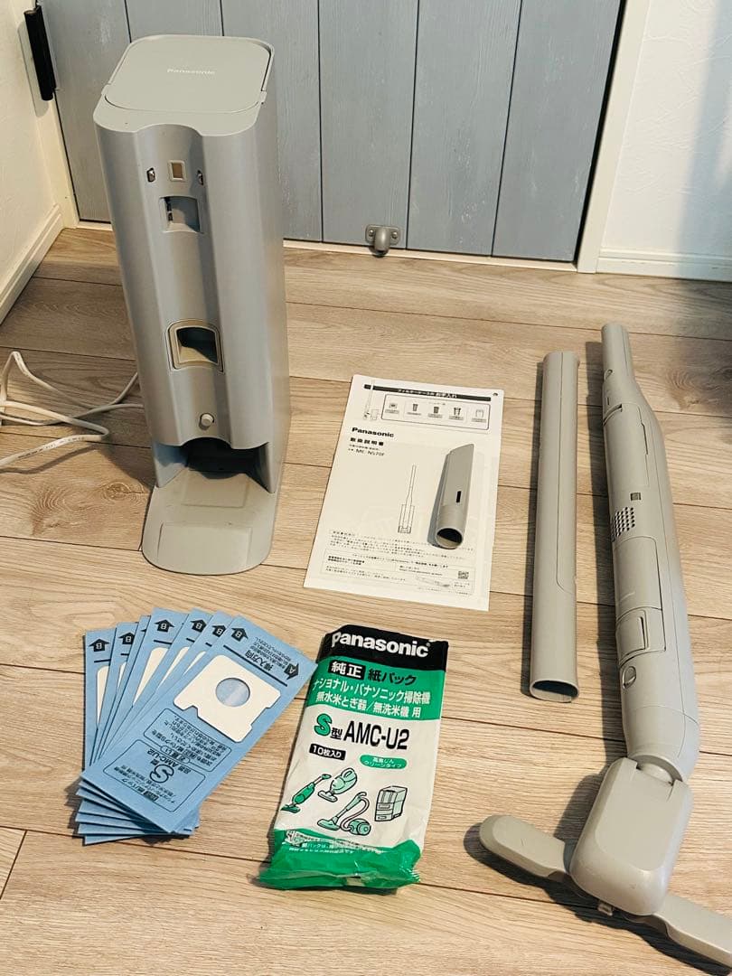 ★2023年製★送料込★パナソニックコードレススティック掃除機 MC-NS70F