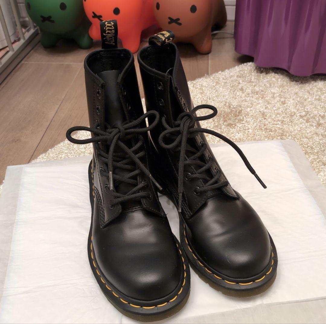 ドクターマーチン 1460 8ホール スムーズレザーレースアップブーツ/ブラック