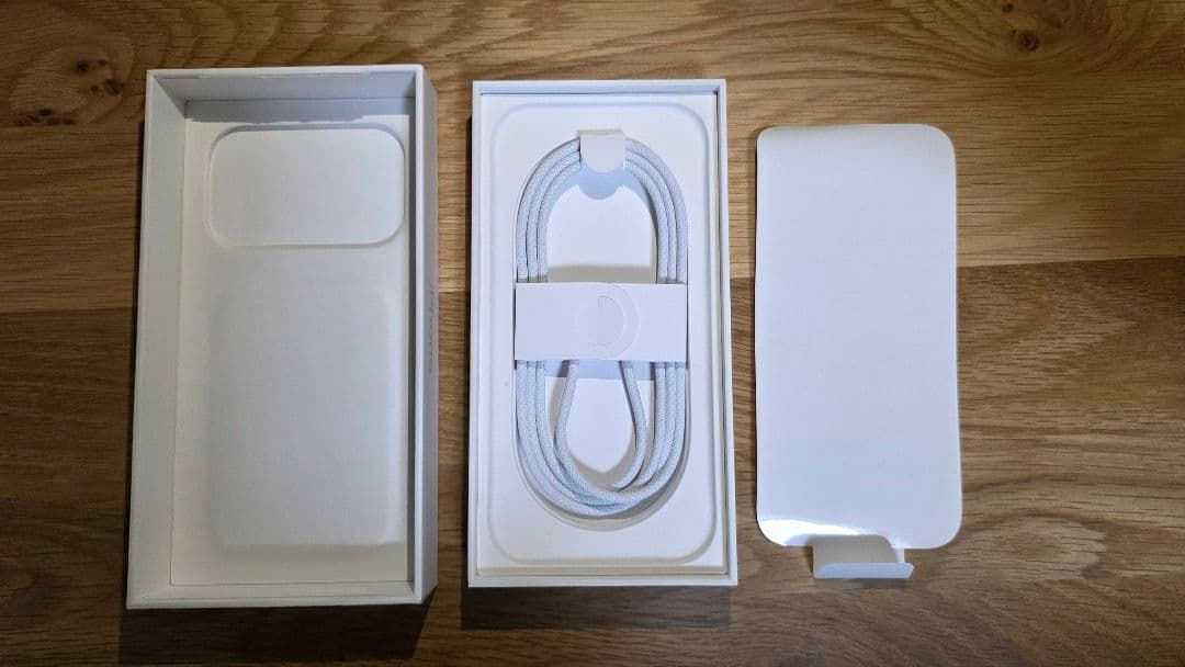 ほぼ新品 iPhone17 Pro 256GB シルバー SIMフリー