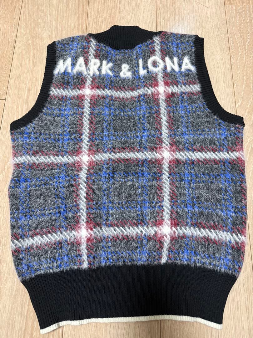 MARK & LONA チェック柄 Vネックニットベスト
