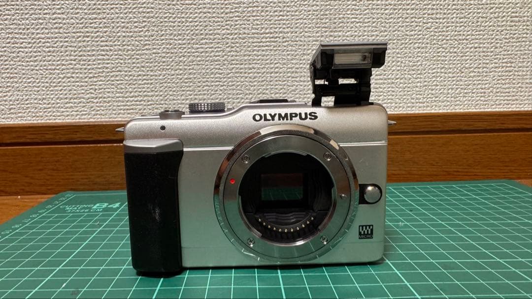 OLYMPUS PEN E-PL1ミラーレス カメラ ボディー