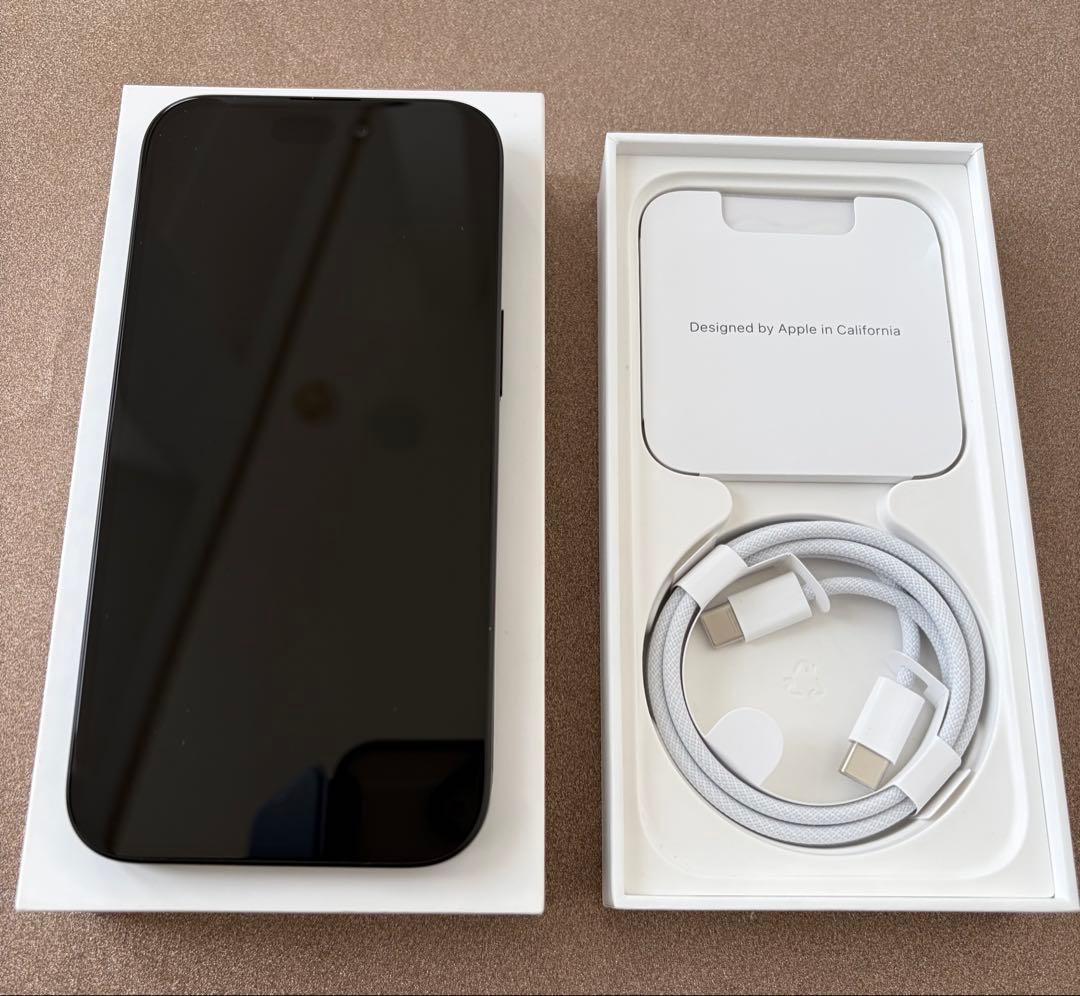 【超美品／おまけ付き】iPhone15 128GB ブラック 国内SIMフリー