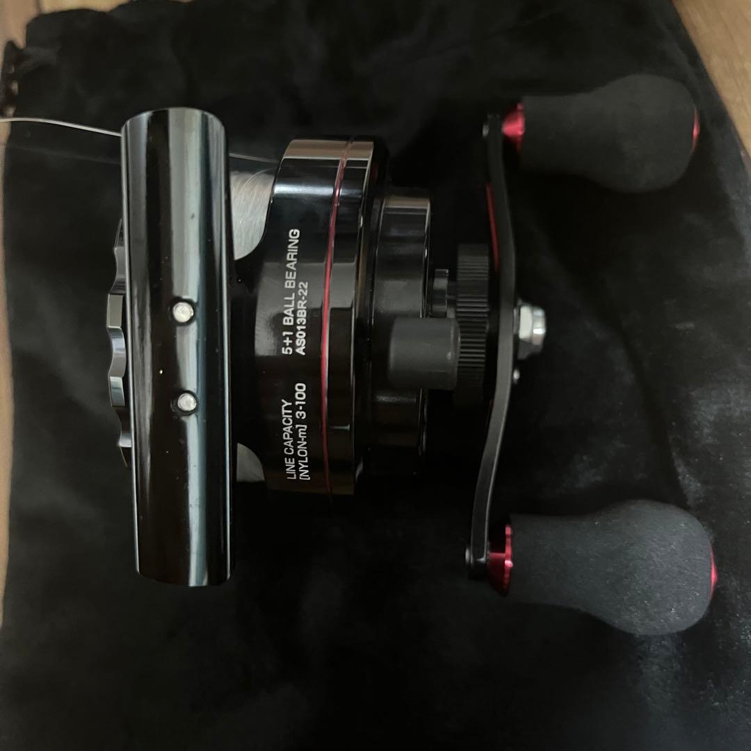 FunTool 黒王 Kurooh 右ハンドルリール　タイコリール　フィッシング