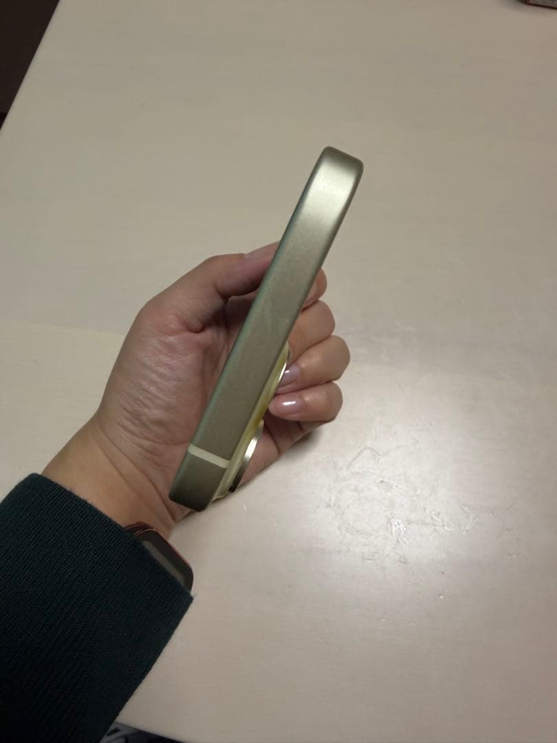 3時間限定最終値下げ！iPhone15 イエロー　256GB SIMフリー