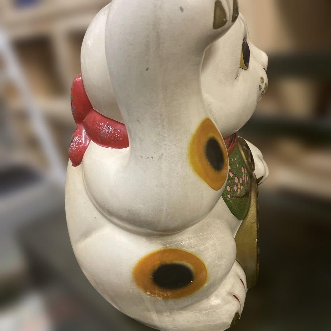 陶器 招き猫 幸運の置物　約34センチ✖️25センチ 右手上げ　古い招き猫