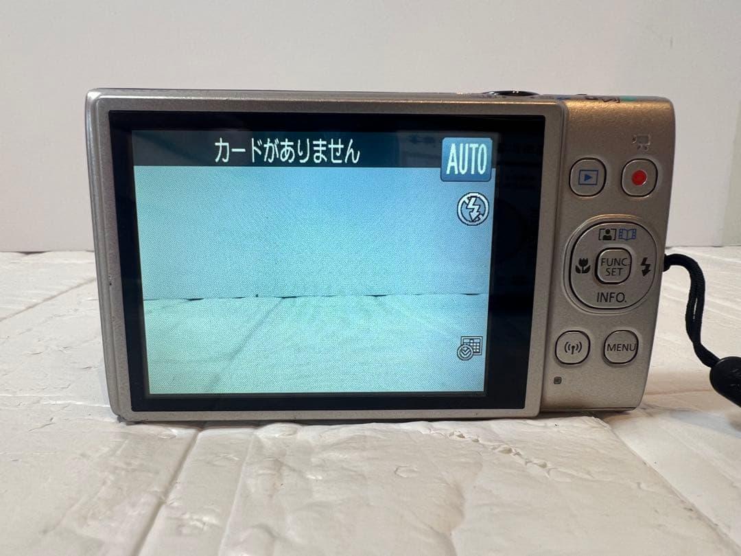 Canon カメラ　IXY 650 PC2274 シルバー　箱　充電器　コンデジ