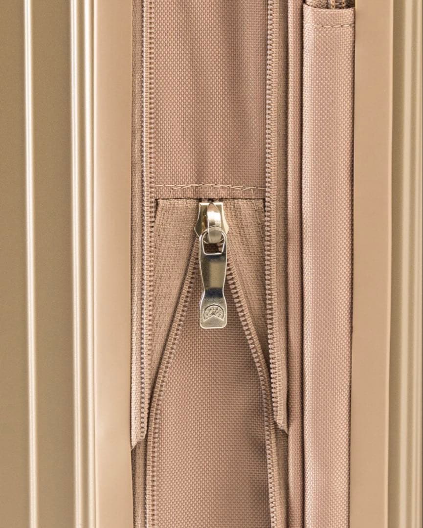 シュヴァルツ！ アジアラゲージ SolidKnight キャリーケース