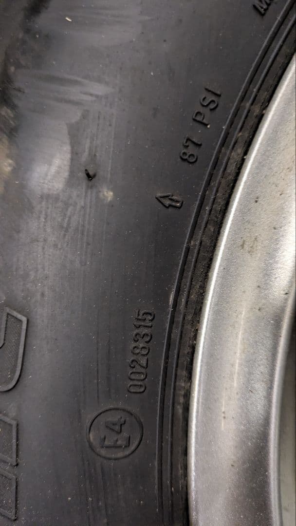 直接引取のみ　奈良　ハイエース　スタッドレスタイヤホイールセット