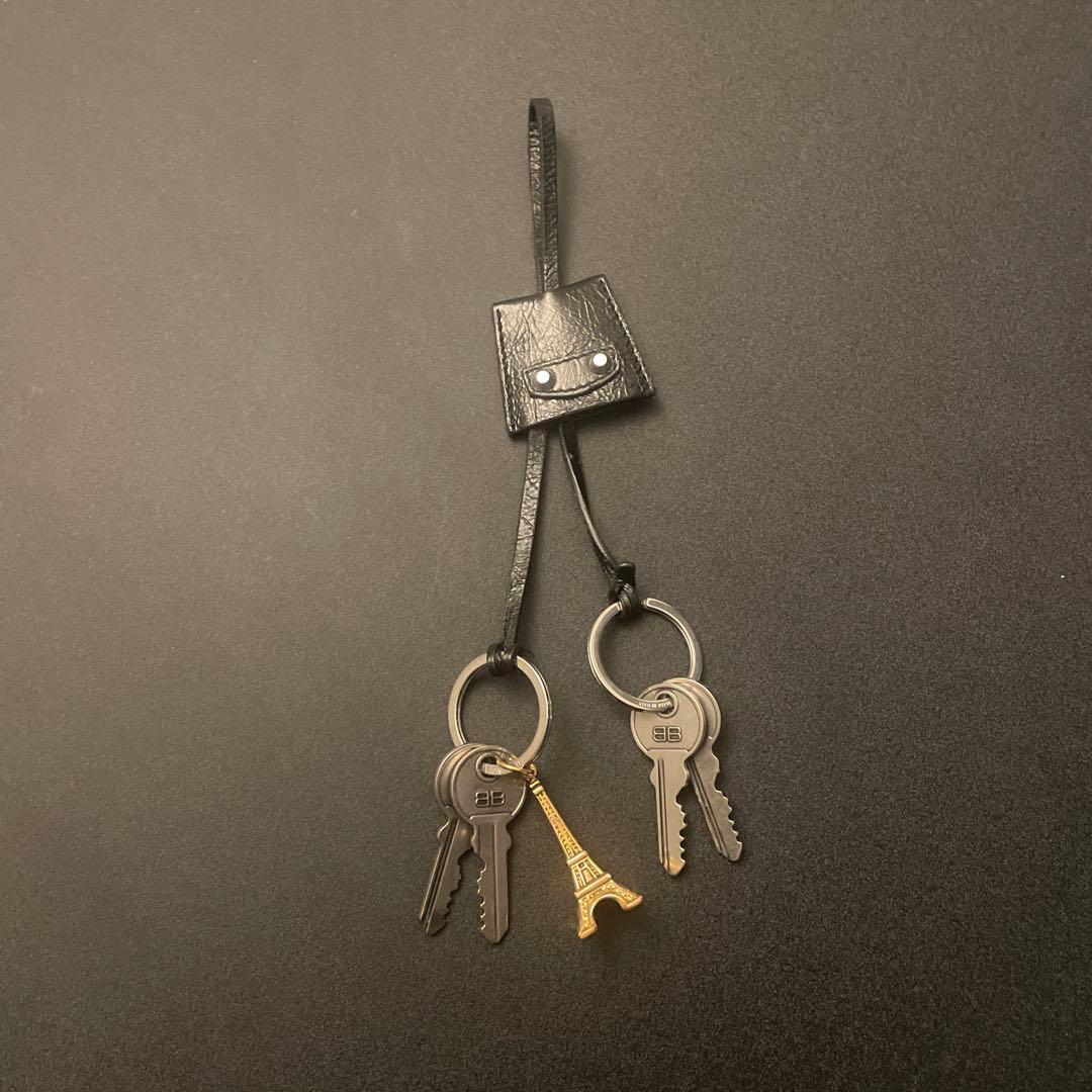 ［balenciaga］ LE CITY エッフェル塔 チャーム ブラック